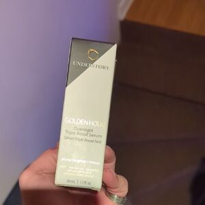 Golden Hour Overnight Serum - White and Gold